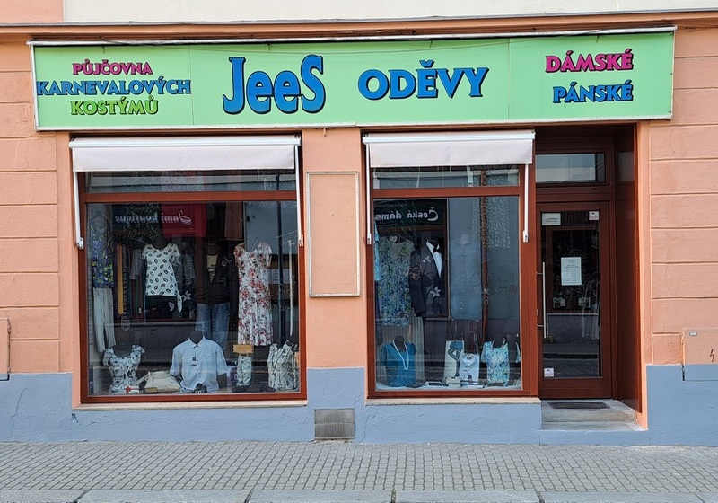 Oděvy 2.jpg